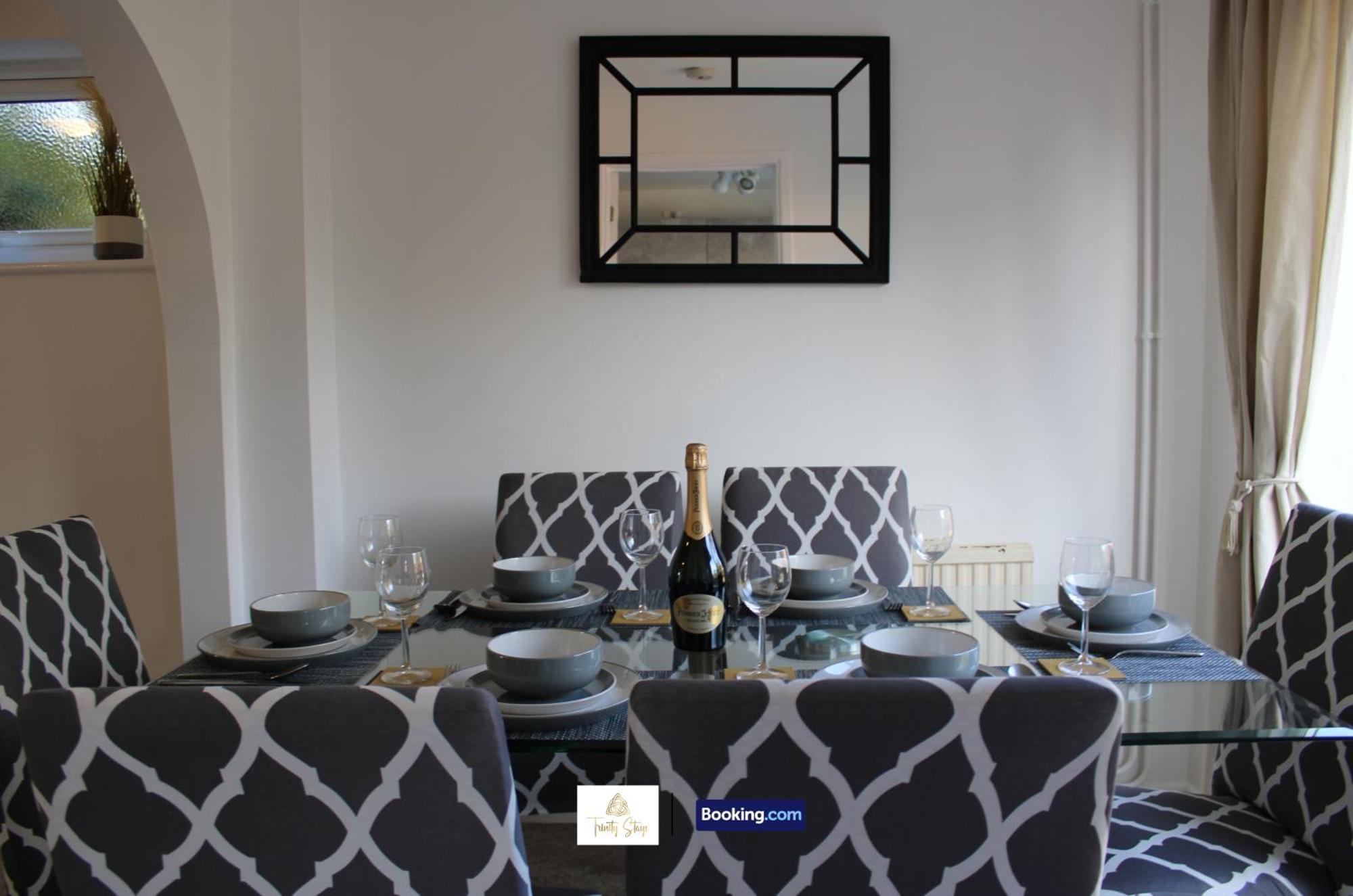 4 Bedroom House With Parking Near City Centre By Trinity Stays Short Lets & Serviced Accommodation Cambridge Zewnętrze zdjęcie