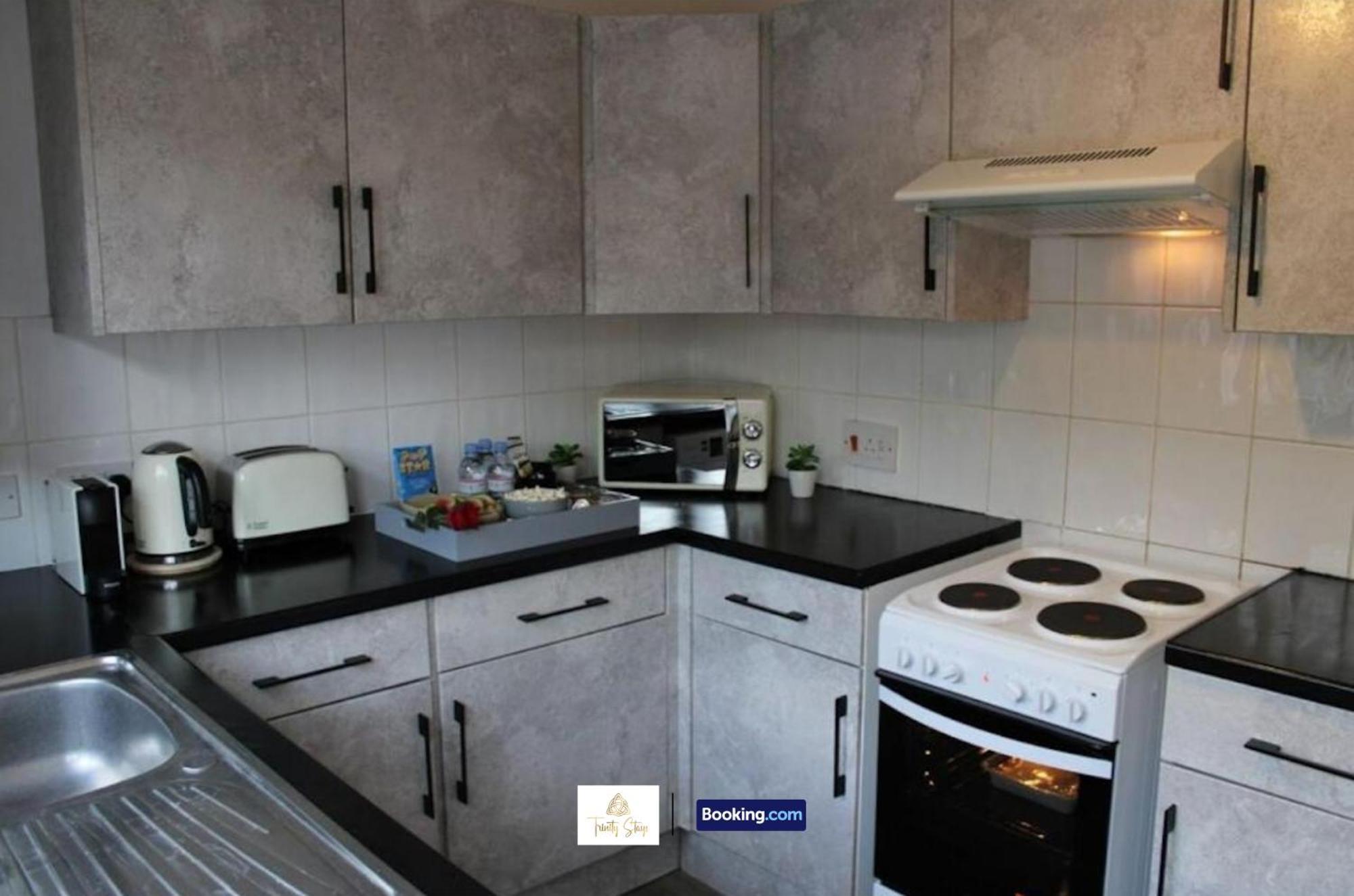 4 Bedroom House With Parking Near City Centre By Trinity Stays Short Lets & Serviced Accommodation Cambridge Zewnętrze zdjęcie