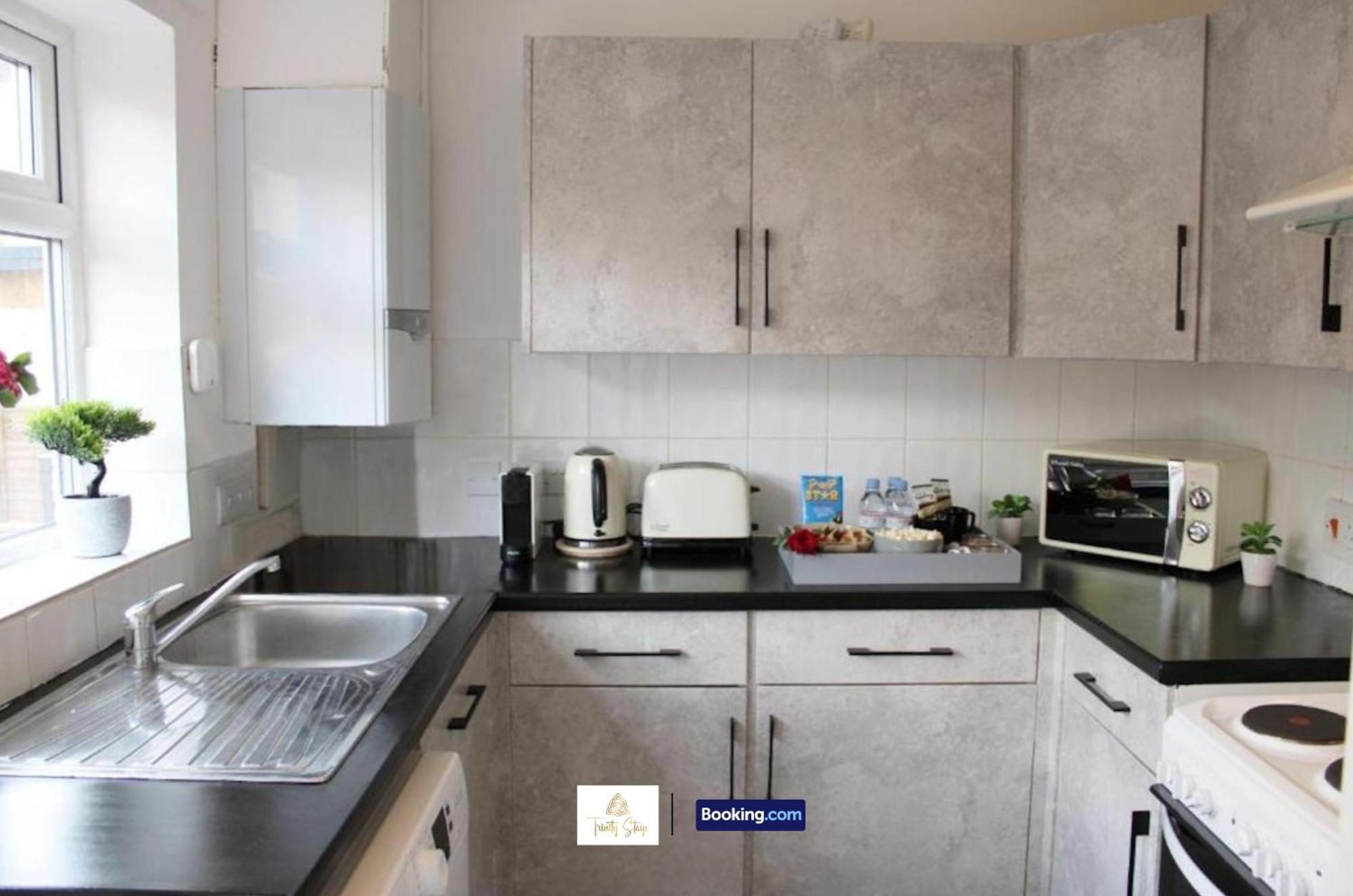 4 Bedroom House With Parking Near City Centre By Trinity Stays Short Lets & Serviced Accommodation Cambridge Zewnętrze zdjęcie