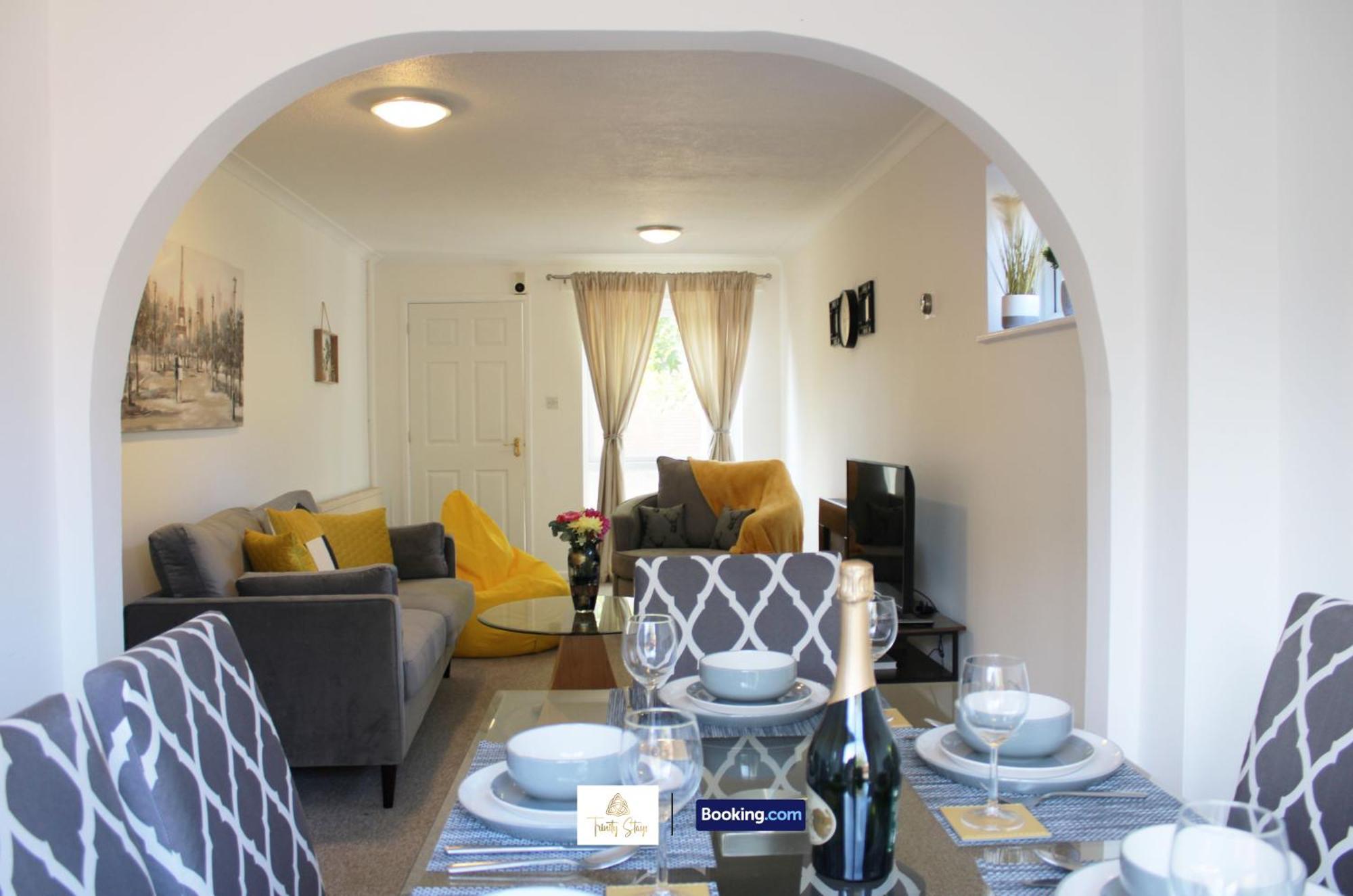 4 Bedroom House With Parking Near City Centre By Trinity Stays Short Lets & Serviced Accommodation Cambridge Zewnętrze zdjęcie